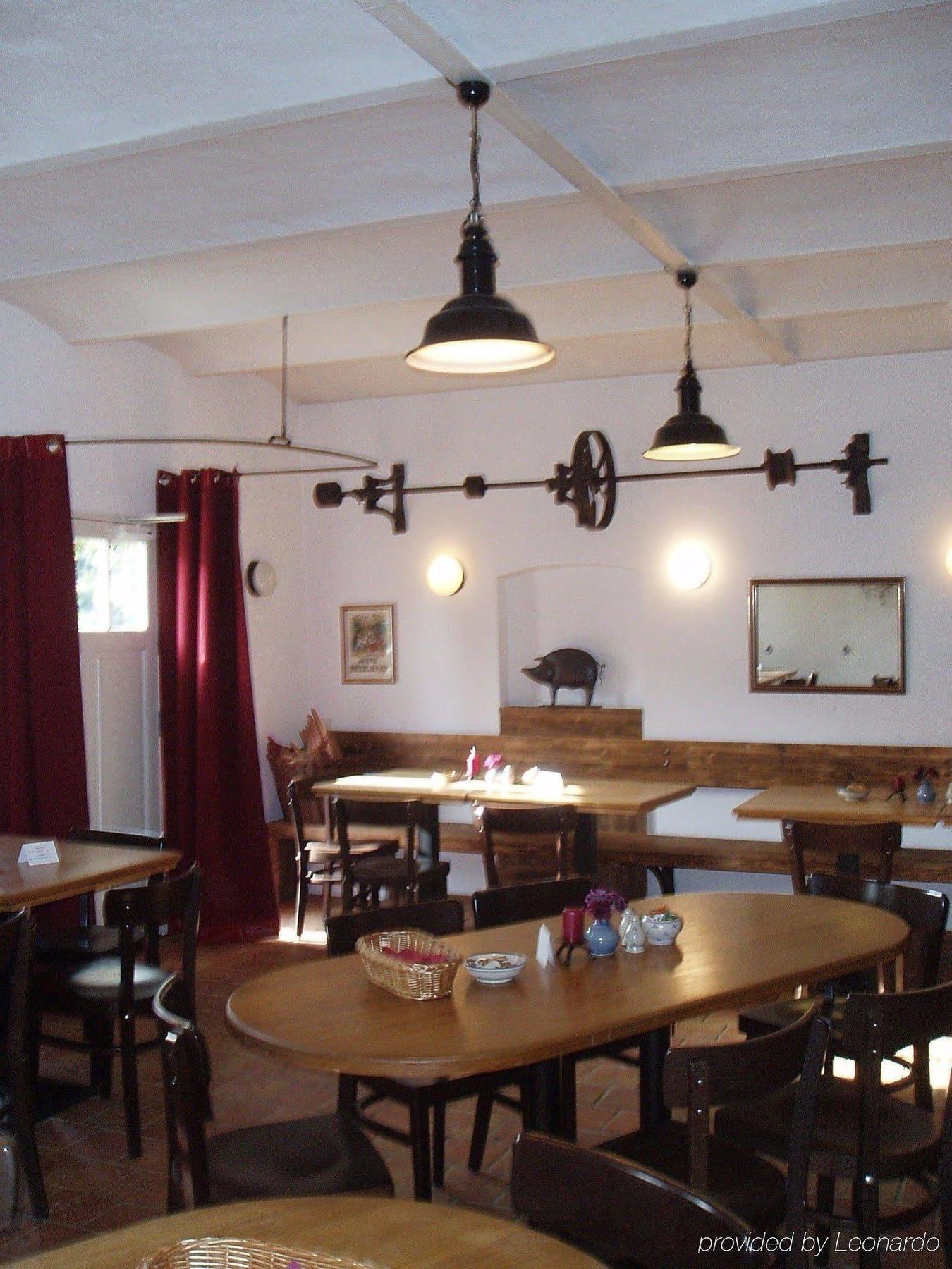 Niemegk  Landhaus Alte Schmiede מסעדה תמונה